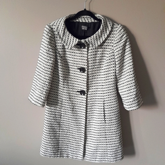 Coat - Picture 1 of 7